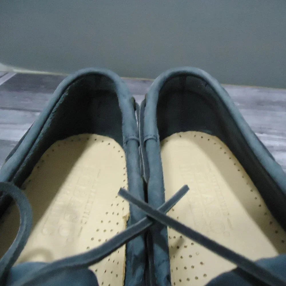 SIZE 11. Sebago Docksides boat shoes